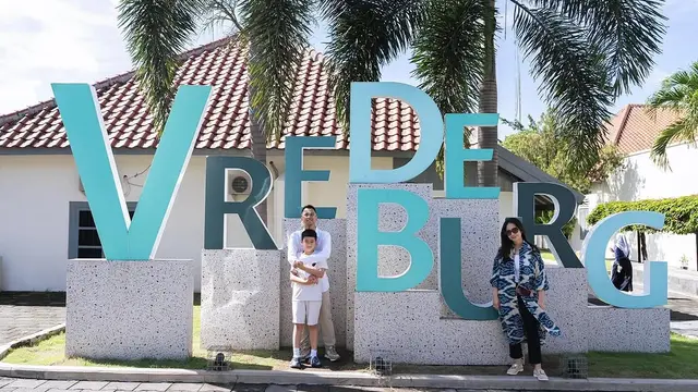 Momen keluarga Raffi Ahmad berlibur ke Museum Benteng Vredeburg (credit: instagram/raffinagita1717)