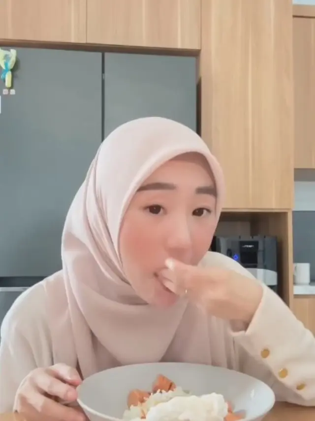 Potret Dapur Rumah Larissa Chou, Estetik dengan Imbuhan Furniture Kayu