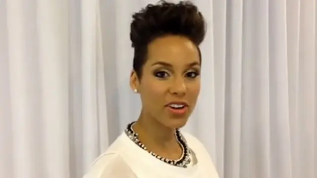 [VIDEO]Jelang Konser, Alicia Keys Sapa Fans Indonesia Lewat YouTube