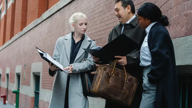 ilustrasi cara menyusun paragraf argumen/Sora Shimazaki/pexels