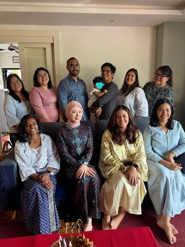 6 Potret Lebaran Ayana Moon di Jakarta dan Malaysia, Semua Berkesan
