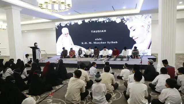 7 Momen Pengajian Sekaligus Doa Bersama untuk Vanessa Angel dan Bibi Ardiansyah