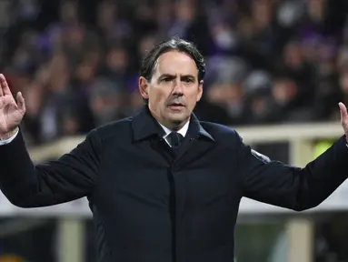 Inter Milan babak belur dihajar Fiorentina pada laga tunda pekan ke-14 Liga Italia 2024-2025, Jumat (7/2/2025) dini hari WIB. Bermain di Stadion Artemio Franchi, skuad asuhan Simone Inzaghi tumbang tiga gol tanpa balas dari tim tuan rumah. (AFP/Alberto Pizzoli)