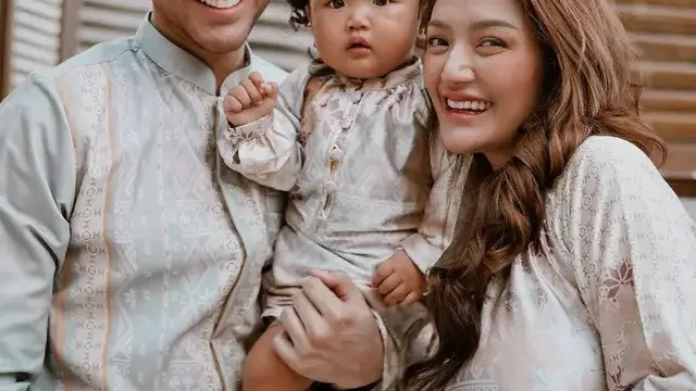 Inspirasi baju lebaran untuk anak (credit: instagram/sitibadriahh)