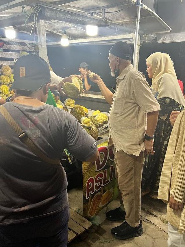 6 Potret Laudya Cynthia Bella Digandeng Ayah Bikin Baper, Liburan Bareng ke Banjarmasin