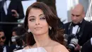 Aishwarya Rai Bachchan merupakan aktris Bollywood yang pernah jadi Miss World 1994. Selain wajah cantik, ia juga punya bibir yang seksi. (Foto: instagram.com/aishwaryaarai)