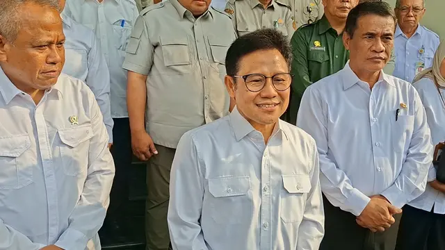 Menteri Koordinator Bidang Pemberdayaan Masyarakat, Abdul Muhaimin Iskandar, saat ditemui di kawasan Kalibata, Jakarta, Senin (19/10/2026). (Liputan6.com/Arief)