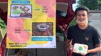Pemain Persebaya Surabaya, Koko Ari Araya, membuka usaha sampingan dengan berjualan salad buah. (Bola.com/Aditya Wany)