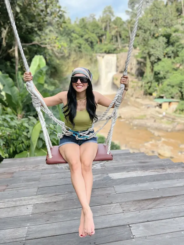 Mesra Berdua, Ini 7 Momen Bulan Madu Dadakan Nisya Ahmad Ke Bali