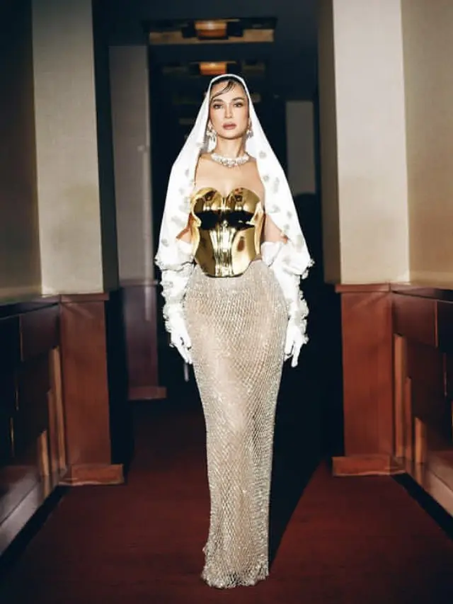 Luna Maya saat Gala Premiere Film Suzzana Malam Jumat Kliwon