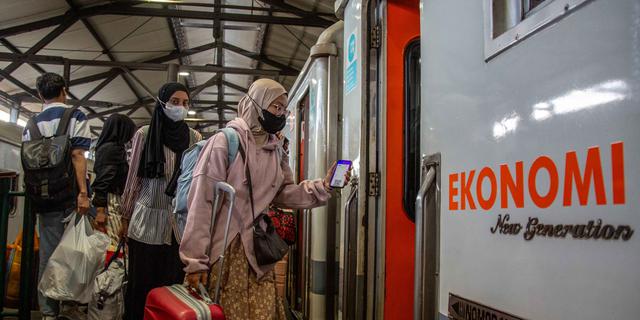 Sepekan Jelang Lebaran, Kepadatan Arus Mudik Mulai Terasa di Stasiun Lempuyangan Yogyakarta