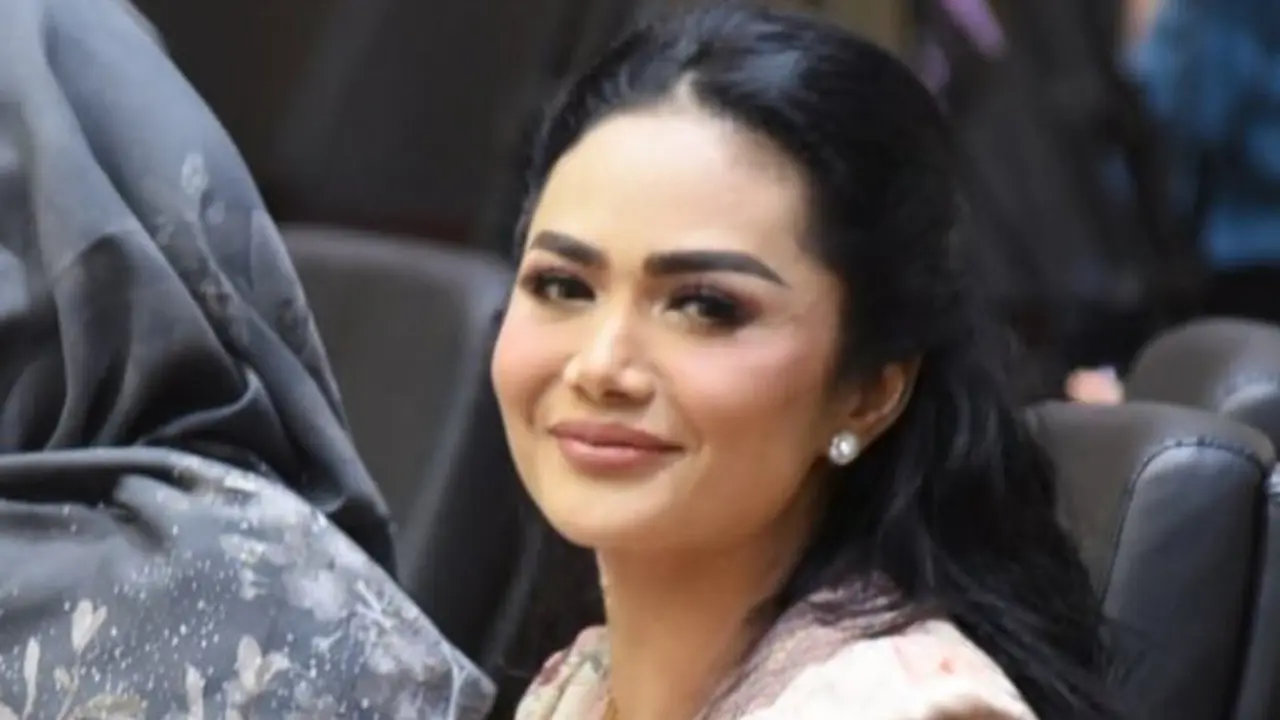 Krisdayanti Hadiri Rapat Usulan RUU Pengawasan Obat dan Makanan