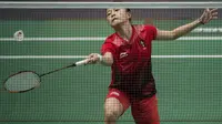 Pebulutangkis Indonesia, Fitriani, saat melawan wakil Hong Kong, Yip Pui Yin, pada laga Asian Games di Istora Senayan, Jakarta, Minggu (19/8/2018). Tim beregu putri Indonesia memastikan kemenangan atas Hong Kong 3-0. (Bola.com/Vitalis Yogi Trisna)