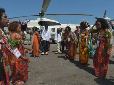 Presiden RI, Joko Widodo (Jokowi) saat tiba di Papua untuk meresmikan Pelabuhan Wasior di Teluk Wondama, Papua Barat. (Biro Pers Presiden/Kris)