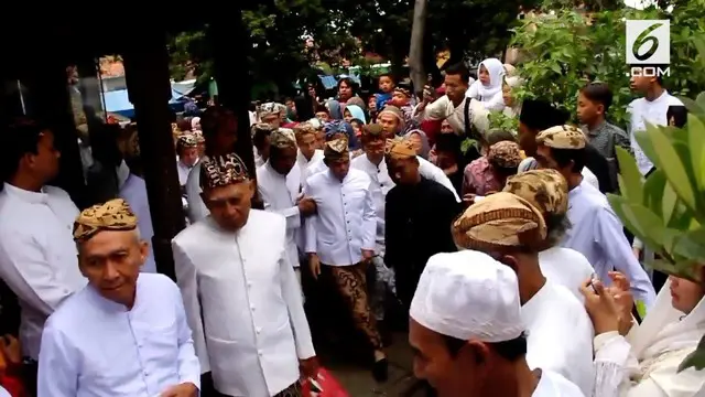 Seminggu setelah Idulfitri Keraton Kanomanan Cirebon menggelar acara gerebek Syawal yang merupakan ungkapan rasa syuskur terhadap pelaksanaan puasa ramadan dan Idulfitri