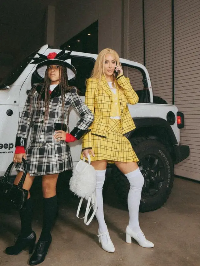 Kostum Halloween Keluarga Kardashian-Jenner Tahun Ini