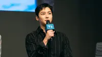 Rowoon dalam konferensi pers drakor The Murky Stream. (dok. Disney Plus Hotstar)