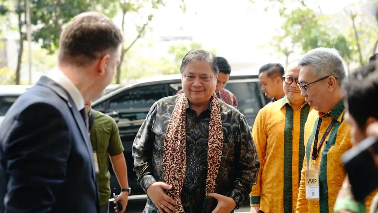 Menteri Koordinator Bidang Perekonomian Airlangga Hartarto dalam acara Indonesia Retail Summit & Expo (IRSE) 2025