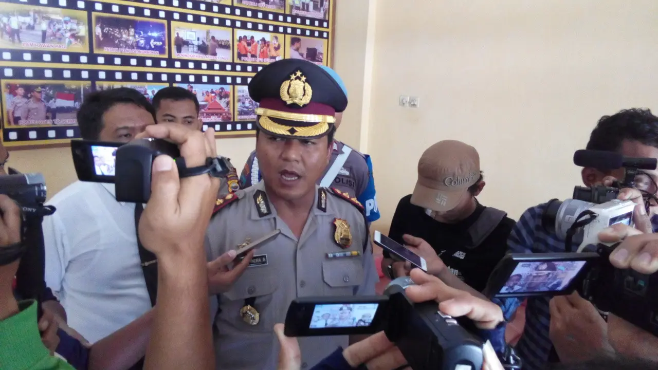 Kapolres Bengkulu AKBP Ardian Indra Nurinta memastikan polisi penembak anak kandungnya diamankan di Mapolres Bengkulu. (Liputan6.com/Yuliardi Hardjo Putro)