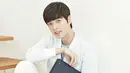 Park Hae Jin menngaku jika dirinya sama sekali tidak punya akun media sosial apapun. Menurutnya, media sosial bisa memberikan dampat yang negatif daripada positif. (Foto: Allkpop.com)