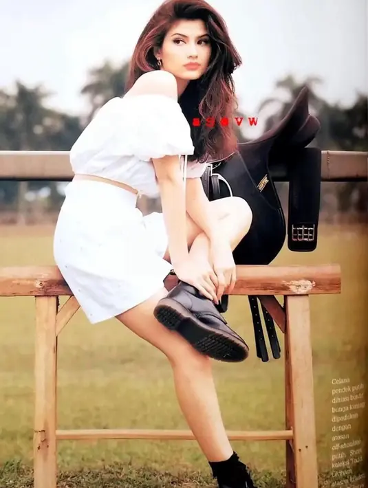 <p>Pada usianya yang sudah 47 tahun, artis dan model Tamara Bleszynski masih tetap cantik dan menawan. Wanita blasteran Sunda-Polandia ini memang dikenal sebagai salah satu artis tercantik di Tanah Air sejak dulu. (Instagram/tamarableszynskiofficial)</p>