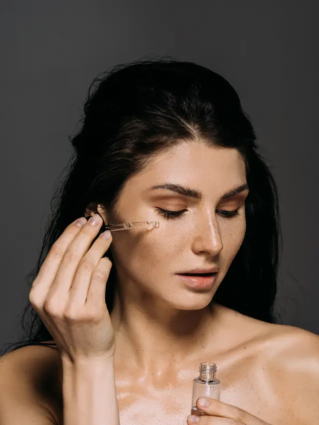 ilustrasi Kandungan bahan aktif skincare yg bisa menghidrasi kulit/LightField Studios/shutterstock