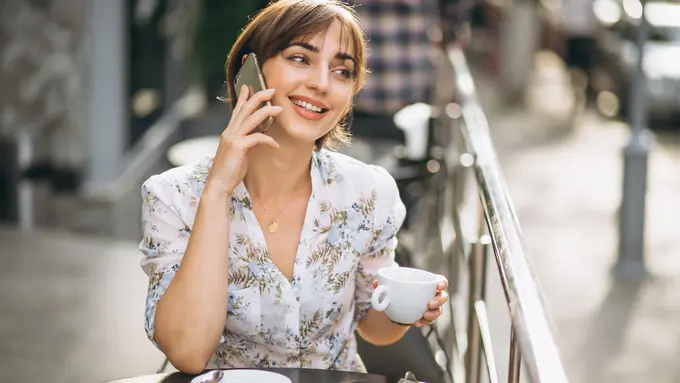 wanita oktober cara bicara