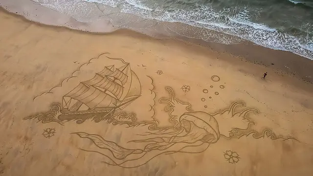 8 Potret Lukisan Raksasa di Pantai Ini Curi Perhatian, Detailnya Mengagumkan
