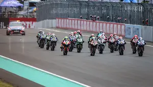 Jalannya start Race 1 WSBK Mandalika 2023 hari Sabtu (04/03/2023). (Twitter/World Superbike)