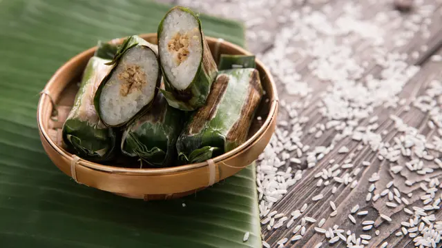 ilustrasi aneka macam daun yang digunakan untuk pembungkus makanan yang praktis dan ramah lingkungan/Odua Images/shutterstock