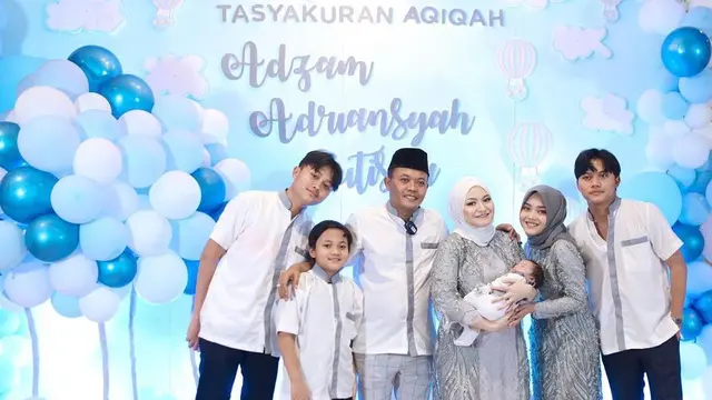 8 Momen Aqiqah Anak Sule dan Nathalie Holscher, Bernuansa Serba Biru