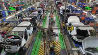 Proses produksi mobil Toyota di Karawang Plant 2 TMMIN, Kawasan Industri KIIC, Karawang, Jawa Barat. (Septian/Liputan6.com)