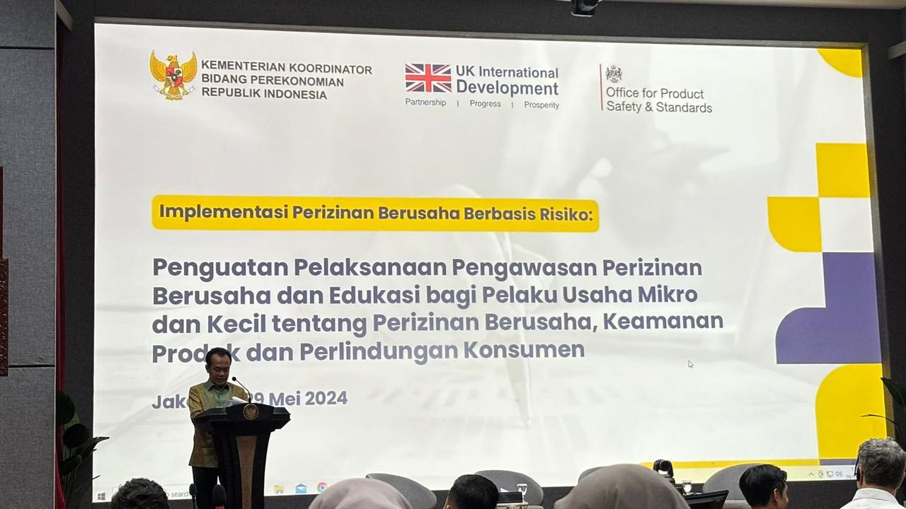Sekretaris Kementerian Koordinator bidang Perekonomian Susiwijono Moegiarso dalam sambutannya di acara Talkshow Implementasi Perizinan Berusaha Berbasis Risiko, di Kantor Kementerian Perekonomian, Jakarta, Rabu (29/5/2024). (Tira/Liputan6.com)