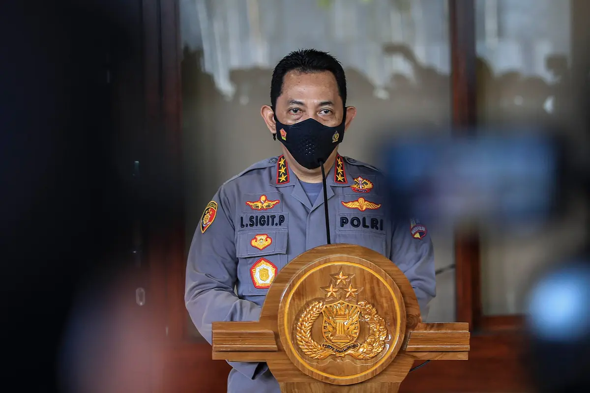 FOTO: Komisi III DPR dan Calon Kapolri Listyo Sigit Prabowo Beri Keterangan Bersama