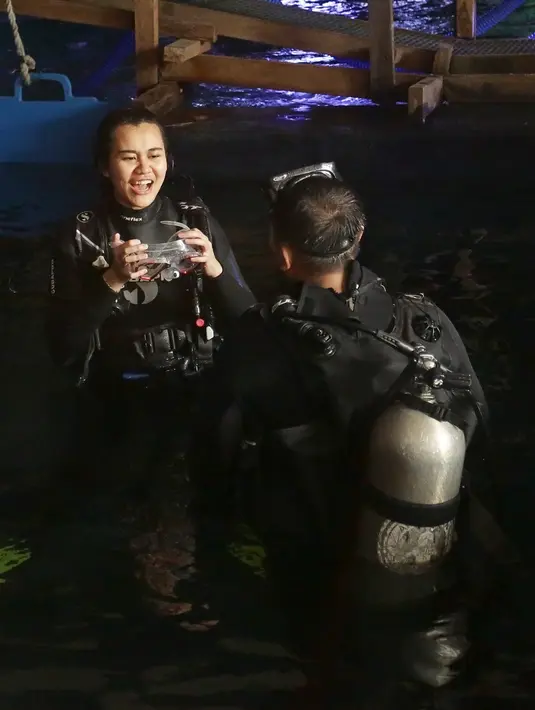 Aaliyah Massaid akan melakukan  prosesi pengibaran Sang Saka Merah Putih bersama para penyelam lainnya di dalam air pada Sabtu (17/8/2019) mulai pukul 10.40 WIB di Aquarium Utama Sea World, Ancol Taman Impian, Jakarta Utara. (Bambang E.Ros/Fimela.com)