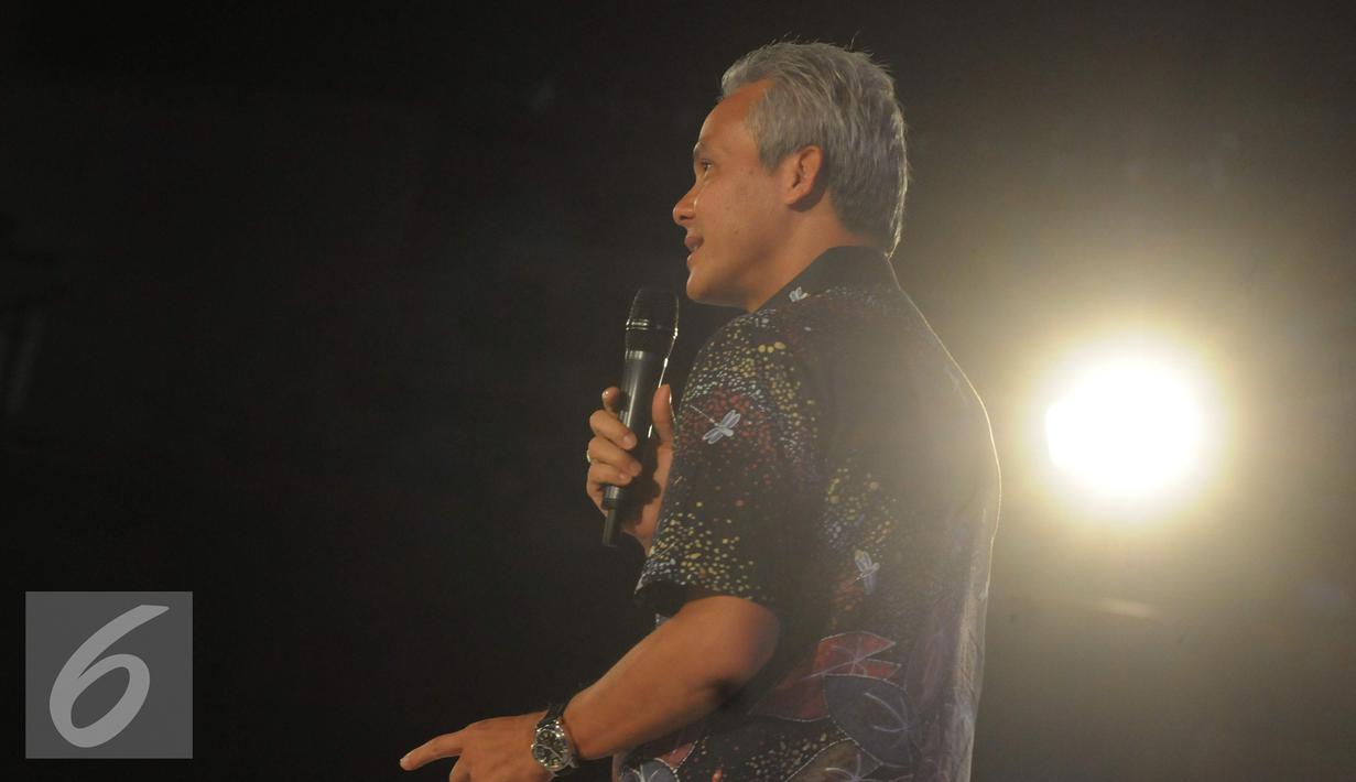 Gubernur Jawa Tengah Ganjar Pranowo saat berbagi cerita inspiratif kepada mahasiswa Yogjakarta, Kamis (3/11) EGTC 2016 di kota terakhir ini menghadirkan sosok atau tokoh yang menginspirasi. (Liputan6.com/Helmi Afandi)