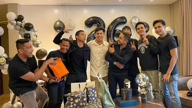6 Momen Ulang Tahun Rayn Wijaya, Dapat Kejutan Manis dari Ranty Maria