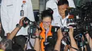 Damayanti Wisnu Putranti enggan memberikan komentar usai menjalani pemeriksaan KPK, Jakarta, Senin (18/1/2016). DWP diperiksa karena diduga menerima suap terkait proyek di Kementerian PUPR (Liputan6.com/Helmi Afandi)
