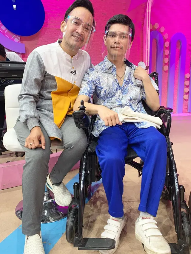 Beri Semangat dan Doa, Ini Momen 5 Selebriti saat Bersama El Ibnu Vokalis Band Elkasih
