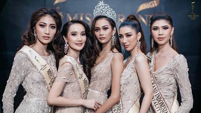 7 Pesona Kharisma Aura, Juara Miss Grand Indonesia 2020 yang Menawan