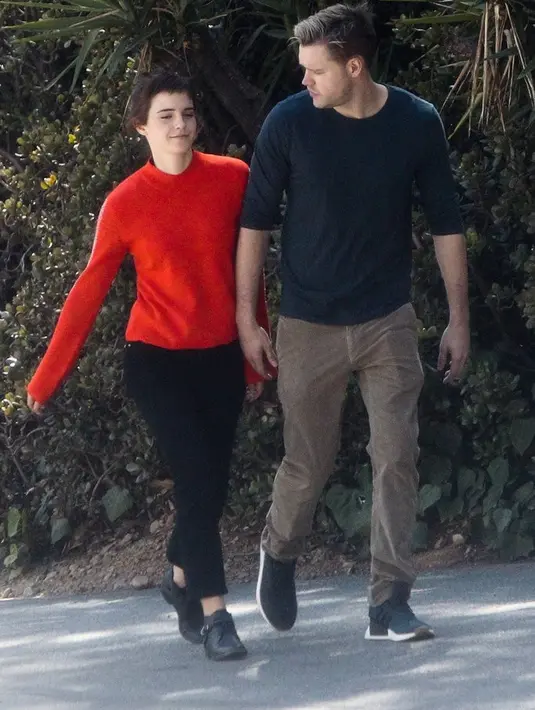 "Mereka sudah berkencan lebih lama dari yang orang-orang perkirakan. Sekitar dua bulan," ujar seorang sumber (Popsugar)