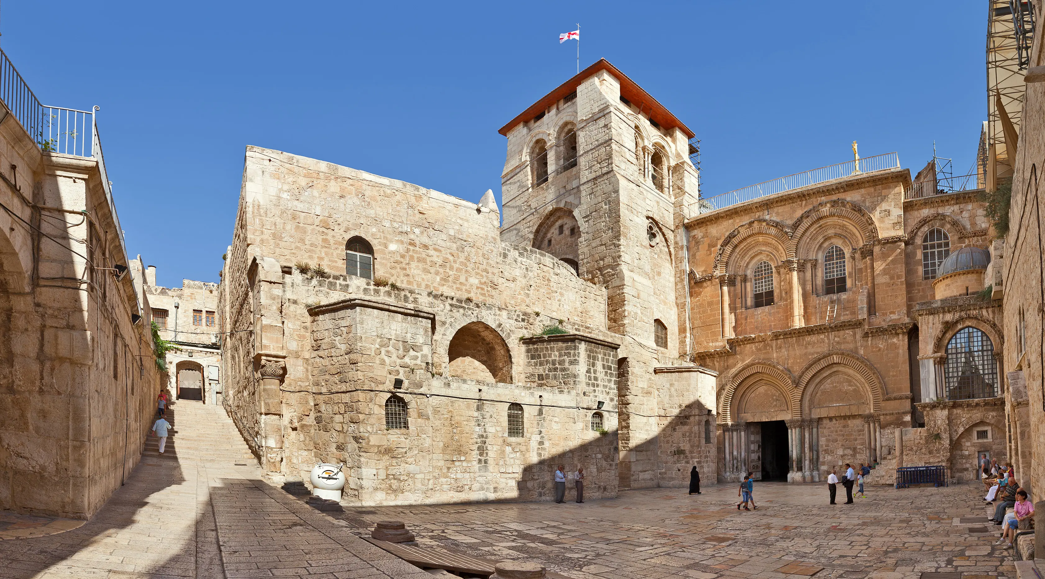 Church of the Holy Sepulchre atau Gereja Makam Kudus di Kota Tua Yerusalem merupakan situs yang paling dihormati bagi umat Kristiani. Situs ini dipercaya sebagai saksi bisu sejarah perjalanan Yesus, kematian, penyaliban hingga kebangkitannya (iStockPhoto)
