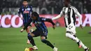 Laga antara Juventus melawan Atalanta berlangsung ketat dan sengit. (Isabella BONOTTO/AFP)