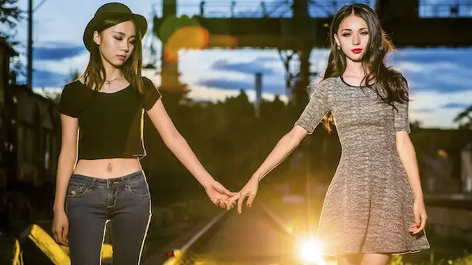 Berteman (copyright: Pixabay)