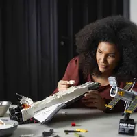 Lego menghadirkan LEGO NASA Space Shuttle Discovery set yang akan membawa imajinasimu terbang ke luar angkasa.