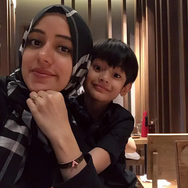 6 Potret Kebersamaan King Faaz dan Ibundanya, Penuh Kasih Sayang