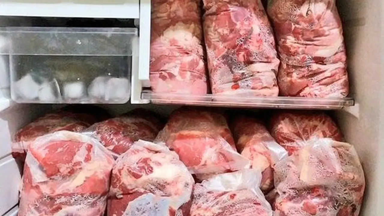 6 Penampakan Isi Kulkas Usai Kurban Iduladha, Penuh dengan Daging
