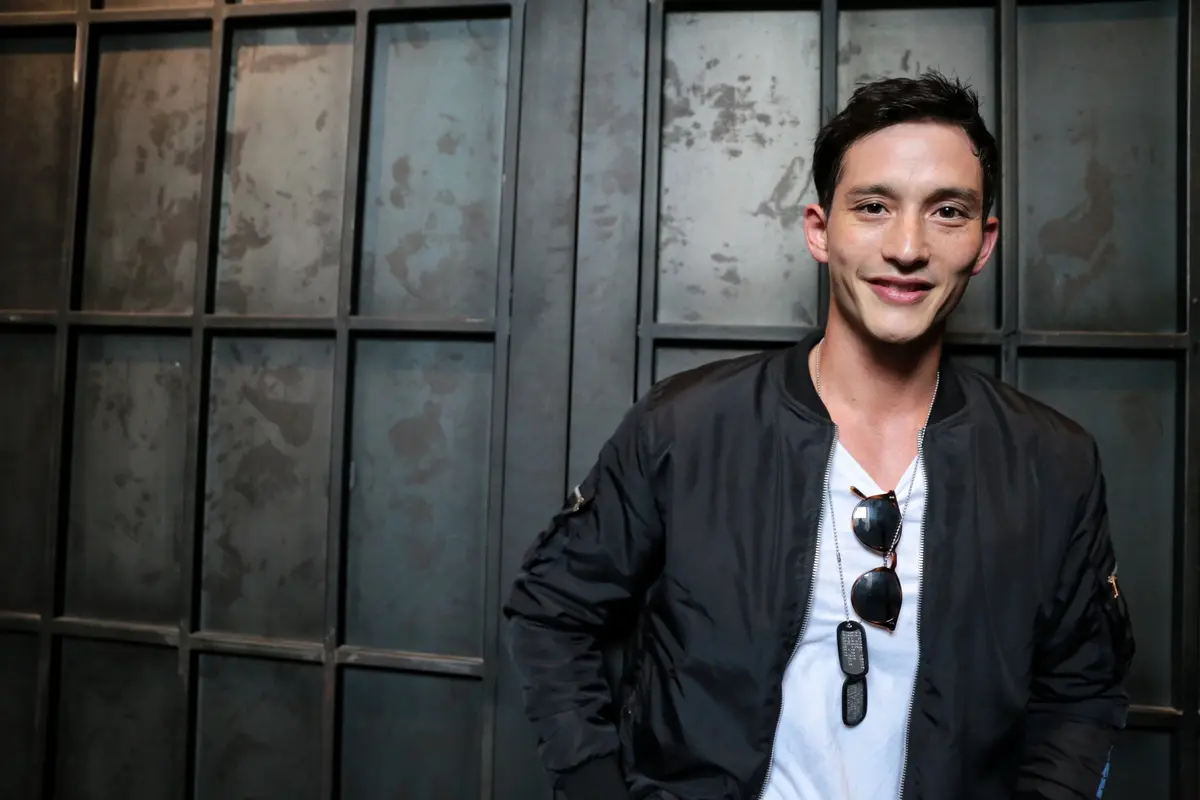 [Bintang] Mike Lewis