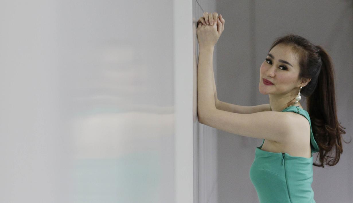 Dan sebagai fans Liverpool, Nessa juga punya mimpi suatu hari nanti bisa berkunjung ke Anfield untuk menonton langsung pertandingan antara Liverpool melawan Manchester United. (Bola.com/M Iqbal Ichsan)