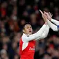 Pemain Arsenal, Alexis Sanchez, merayakan golnya bersama Per Mertesacker dalam laga Grup F Liga Champions di Stadion Emirates, London, Rabu (25/11/2015) dini hari WIB. (AFP Photo/Adrian Dennis)